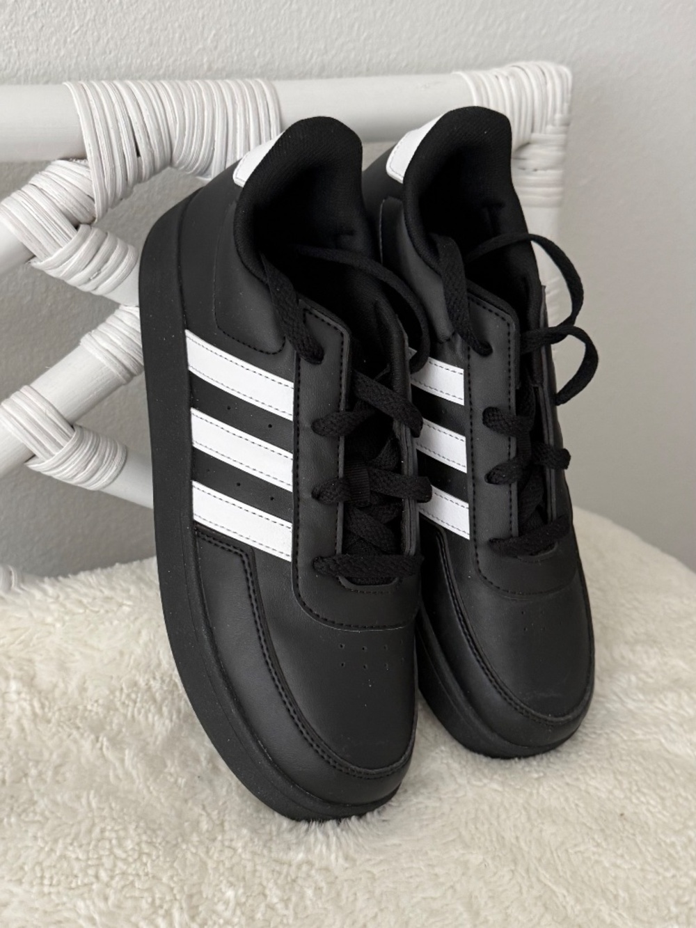 Adidas Breaknet 2.0 K Kids Sneakers Black White 5.5 US New NWOB - Picture 2 of 9